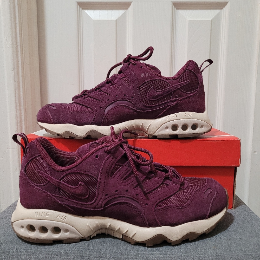 Nike Air Terra Humara Sneakers - Picture 2 of 9